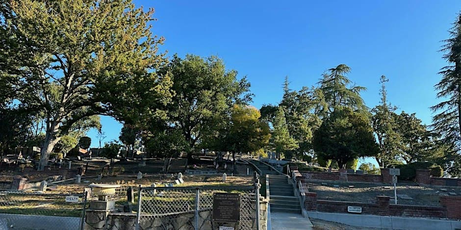 Fall tour of the historic Alamo Cemetery